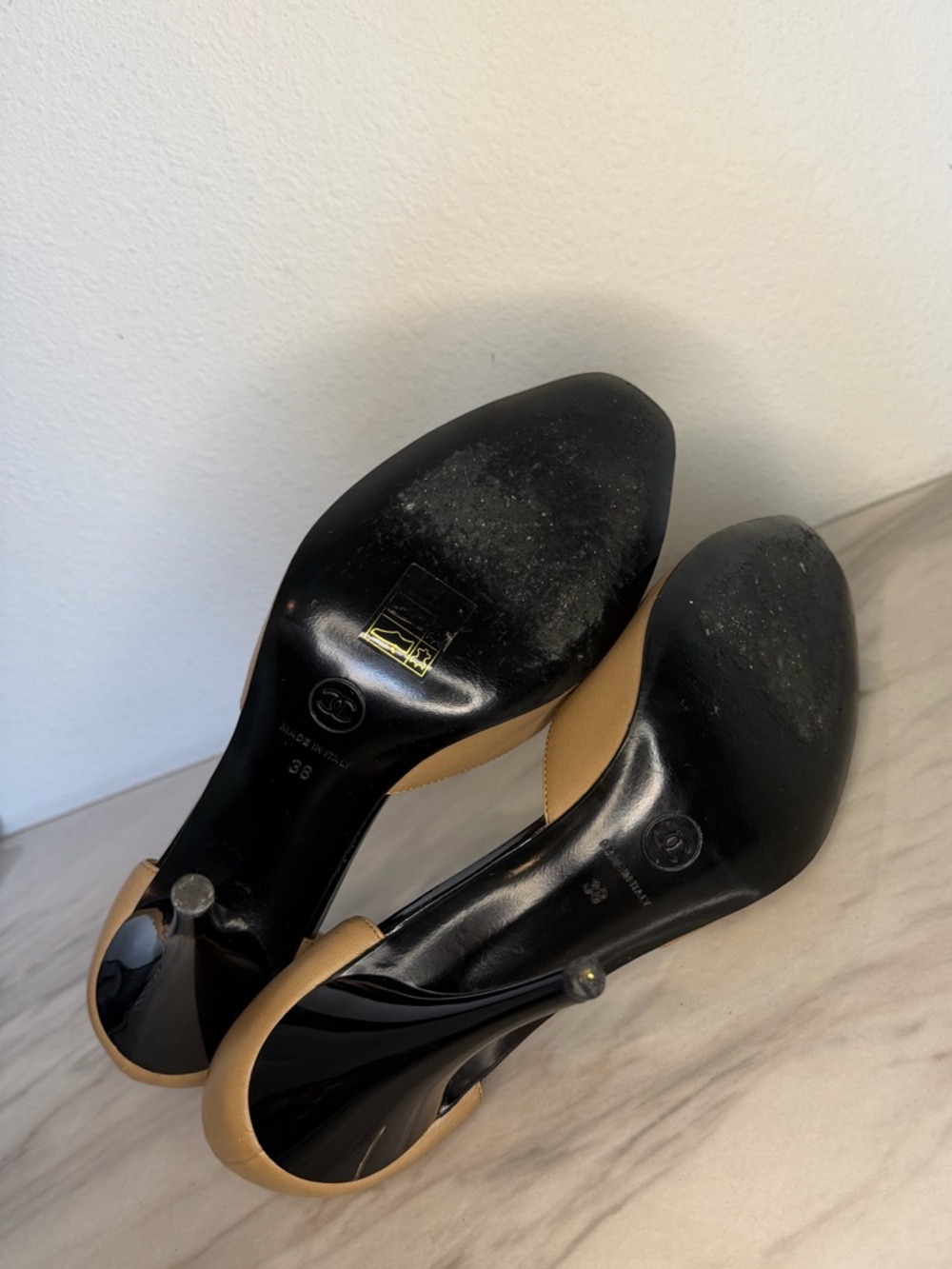 Chanel classic color– Beige/Black Leather – Size 38 - Picture 8 of 9